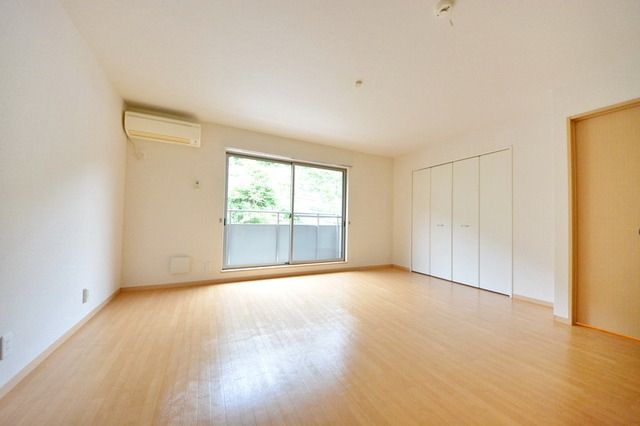 居室・リビング　☆開放感のあるお部屋☆