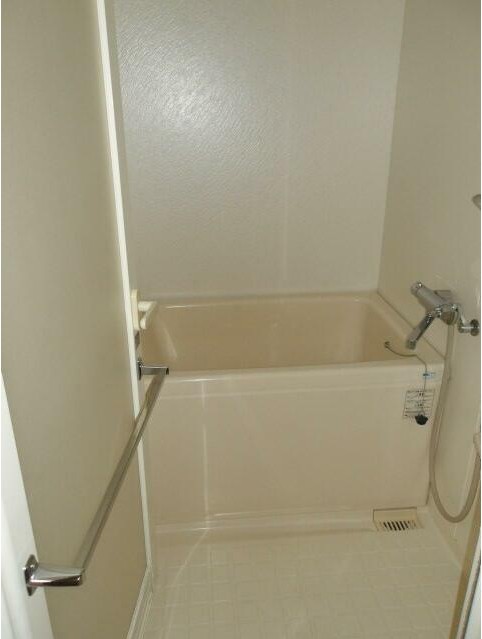 バス・シャワールーム　ご家族や長時間入浴に便利な追い炊き機能付きです♪