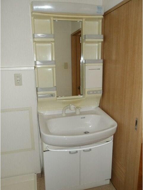 洗面設備　身支度に便利な洗面台！