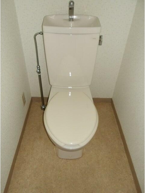 トイレ　落ち着いた色調のトイレです♪