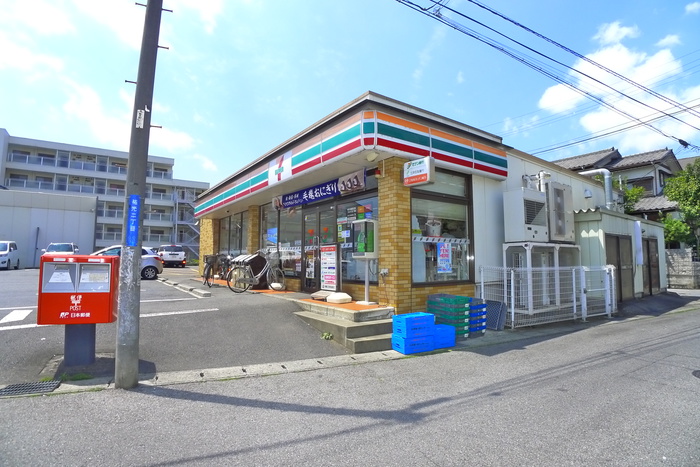コンビニ　セブンイレブン（コンビニ）まで230m