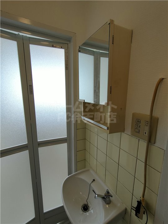 洗面設備　コンパクトで使いやすい洗面所