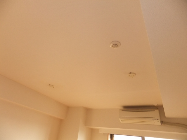 その他設備　エアコン　同タイプのお部屋写真を使用しております