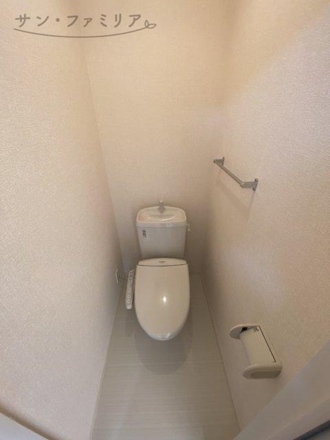 トイレ　同一物件別部屋写真