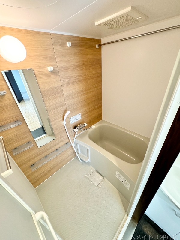 バス・シャワールーム　清潔感のあるお風呂場です♪