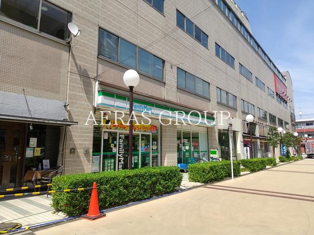 コンビニ　ファミリーマート武蔵境駅前店（コンビニ）まで253m