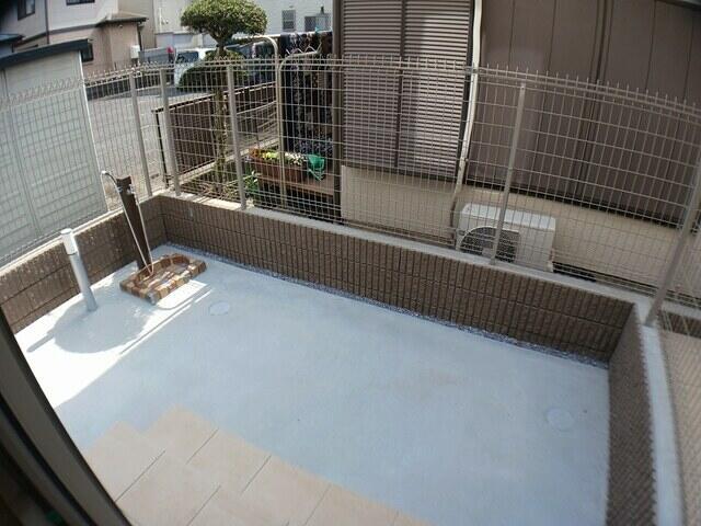 バルコニー　テラス