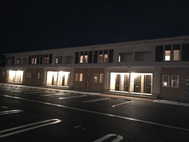駐車場　外観写真（夜）