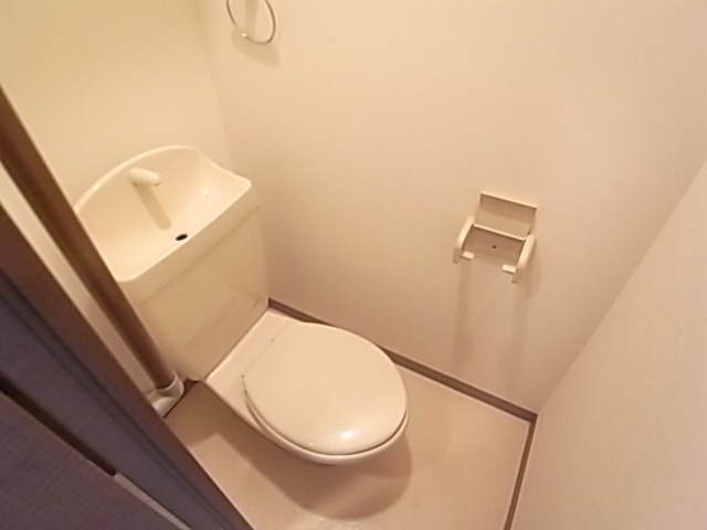トイレ　コンパクトで使いやすいトイレです