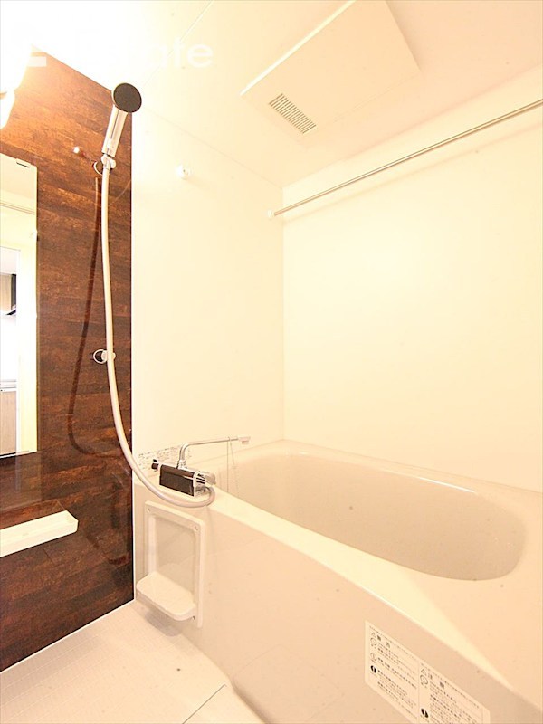 バス・シャワールーム　バスルーム