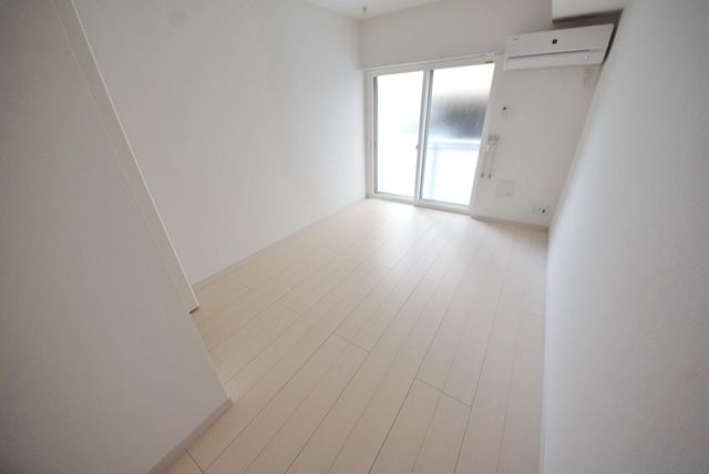 居室・リビング　☆白で整えた綺麗なお部屋です☆