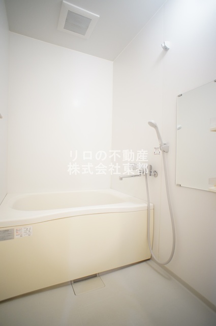バス・シャワールーム　人気の浴槽付き☆快適にバスタイムをお過ごしいただけます♪