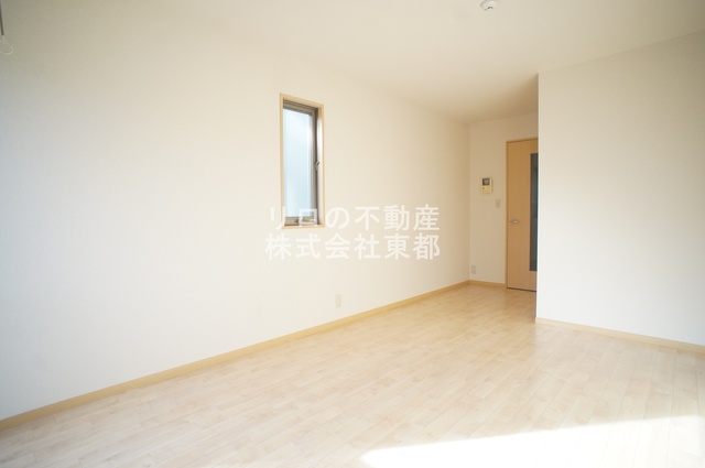 その他部屋・スペース　南向きのお部屋！暖かな日差しが入ります♪
