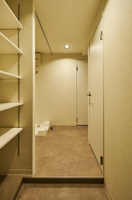 玄関　※写真は同タイプ住戸です。