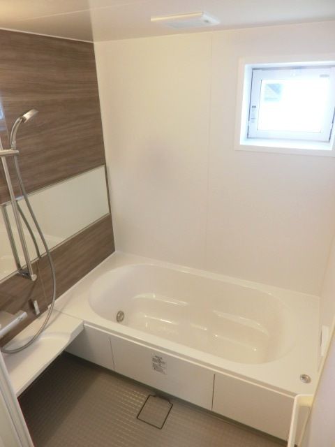 バス・シャワールーム　追い焚き機能付きのお風呂です。