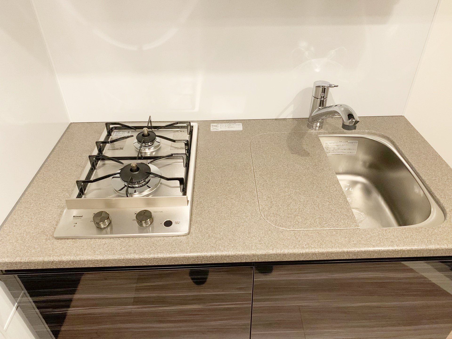 キッチン　※別部屋参考写真となります。