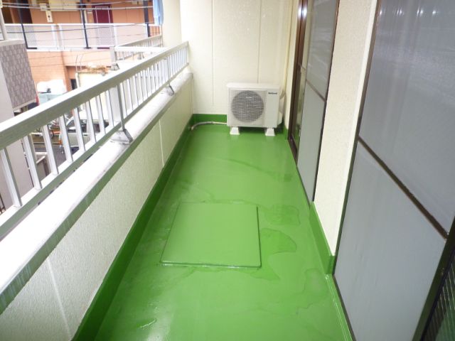 バルコニー　広めのベランダ