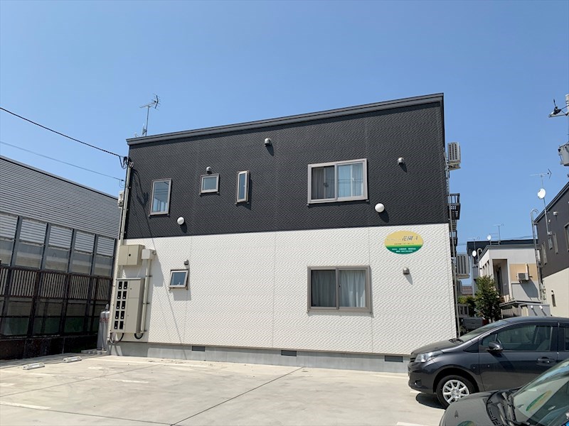 建物外観　ロードヒーティング駐車場完備！