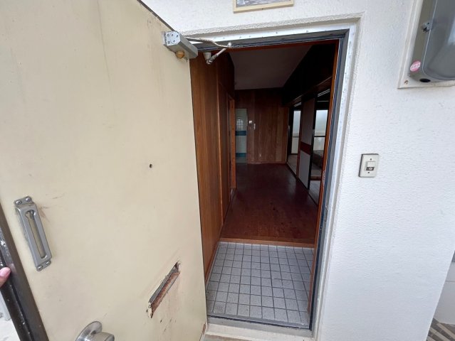 玄関　サニー石田ヶ丘マンション★那覇市?多川エリア