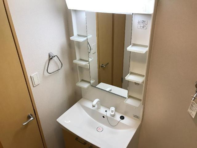 洗面設備　洗髪洗面化粧台