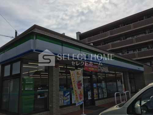 コンビニ　ファミリーマート 岡崎柱六丁目店（コンビニ）まで80m