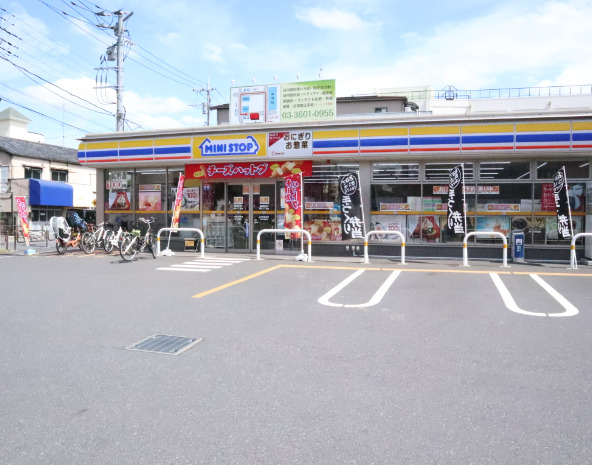 コンビニ　ミニストップ 青戸5丁目店（コンビニ）まで710m