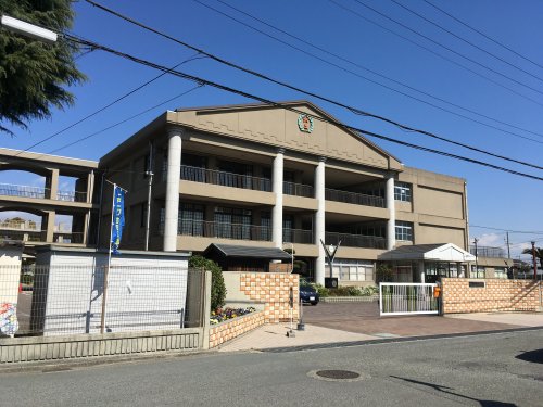 小学校　氷丘小学校（小学校）まで466m