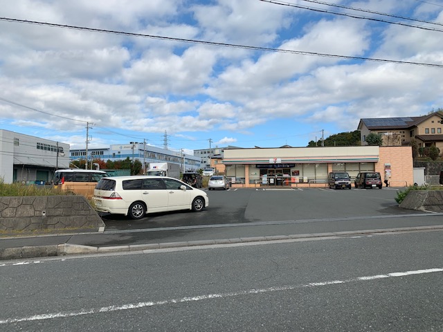 コンビニ　セブンイレブン 浜松桜台4丁目店（コンビニ）まで999m