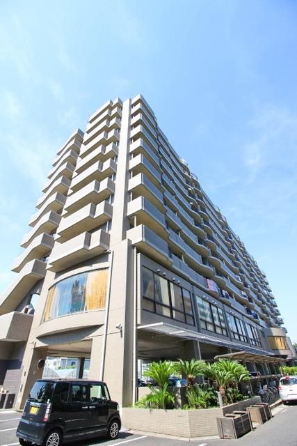 建物外観　オートロック完備