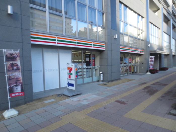 コンビニ　セブンイレブン（コンビニ）まで450m