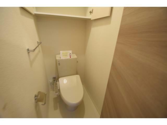 トイレ　他号室の写真になります。