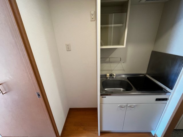 キッチン　同建物内、別のお部屋の参考写真になります