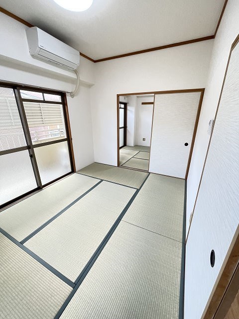 その他部屋・スペース　開放的な寝室です