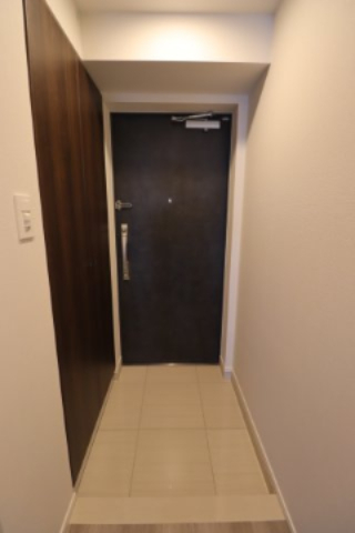 玄関　別階同タイプ参考写真