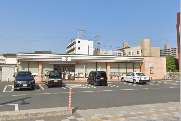 コンビニ　セブンイレブン宇部松山町店（コンビニ）まで696m