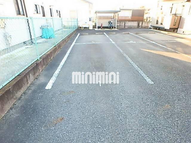 駐車場　駐車スペースです。