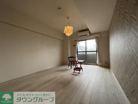 居室・リビング　602号室の室内写真になります