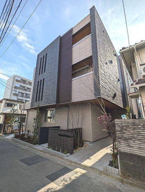 建物外観　外観タイル張りです