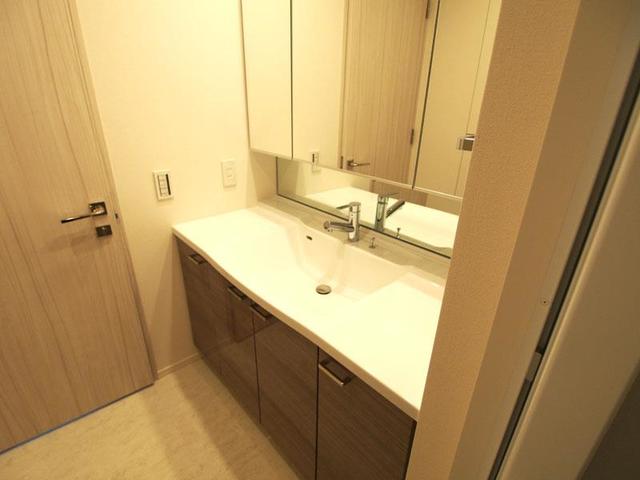 洗面設備　※写真は同タイプ住戸です。