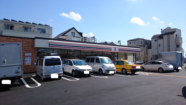 コンビニ　セブンイレブン世田谷上北沢1丁目店（コンビニ）まで318m