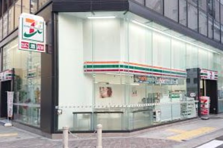 コンビニ　セブンイレブン（コンビニ）まで20m