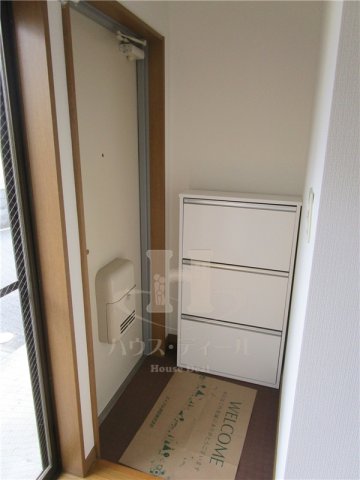 玄関　収納もある玄関です