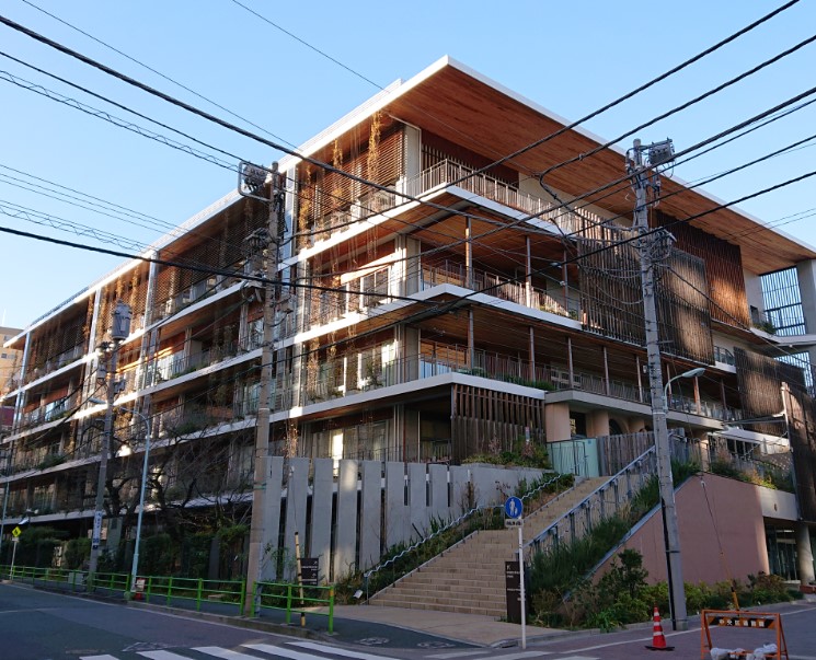 小学校　中央区立中央小学校（小学校）まで170m