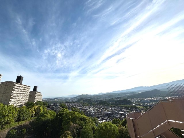 眺望　遠くの山々が見渡せます。