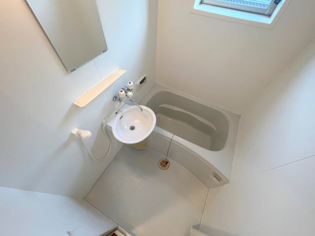 バス・シャワールーム　ゆったりと入るなら、お風呂とトイレとは別々が嬉しいですよね。