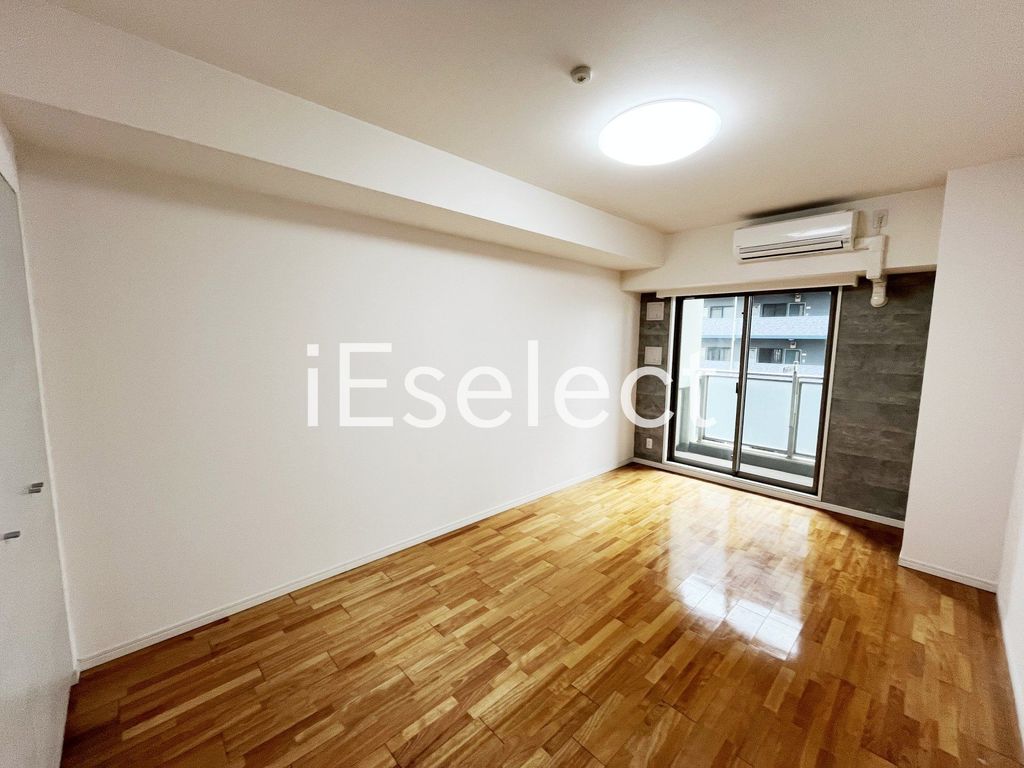 居室・リビング　明るく広いお部屋です。
