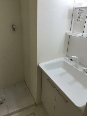 洗面設備　嬉しい独立洗面台付き。