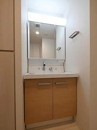 洗面設備　※別部屋の参考写真です。
