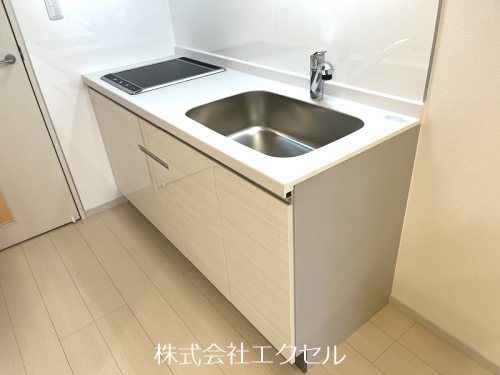 キッチン　IHコンロ付きのシステムキッチンです。