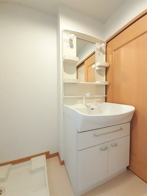 洗面設備　使いやすい洗面所です